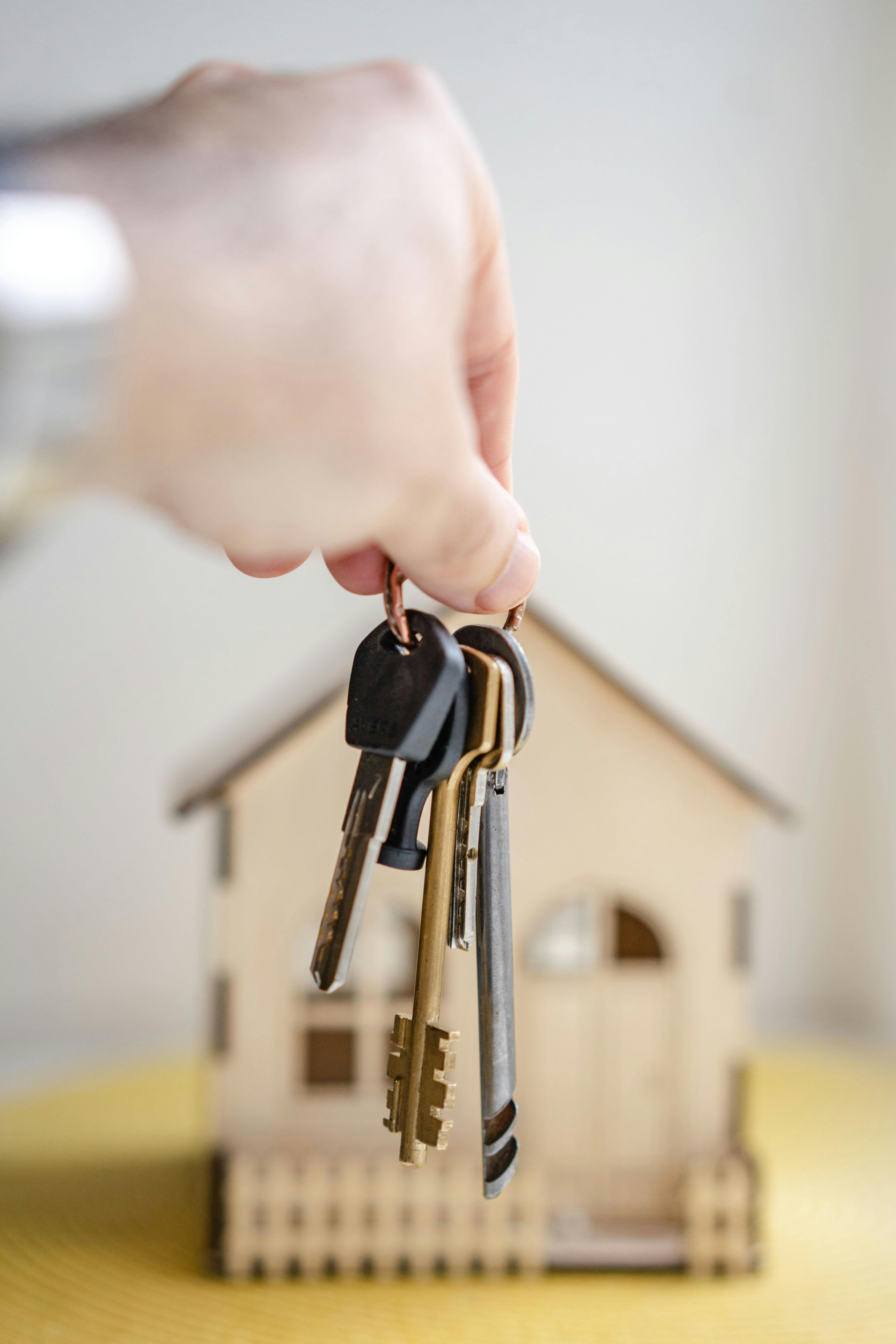House And Key by Pexels freestockpro